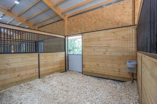 12x12 Stalls w/ waterers